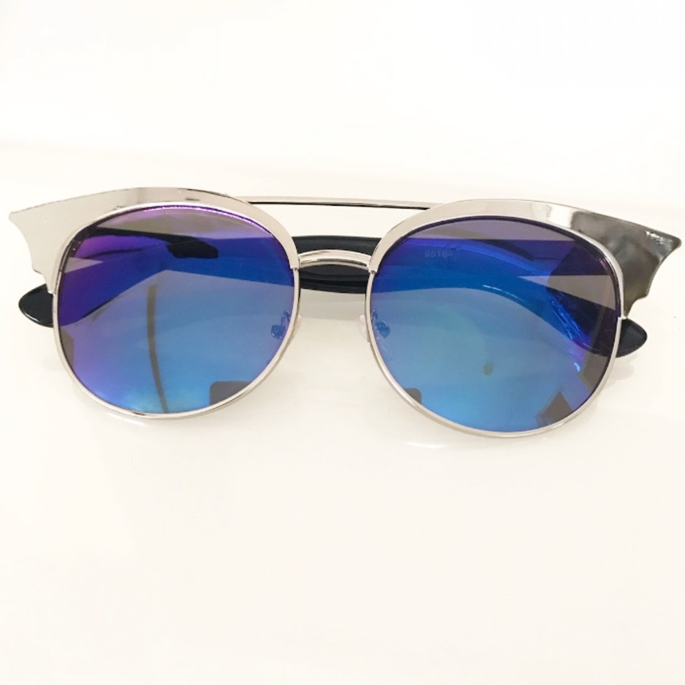 Blue & Silver Cat Eye Sunglasses!